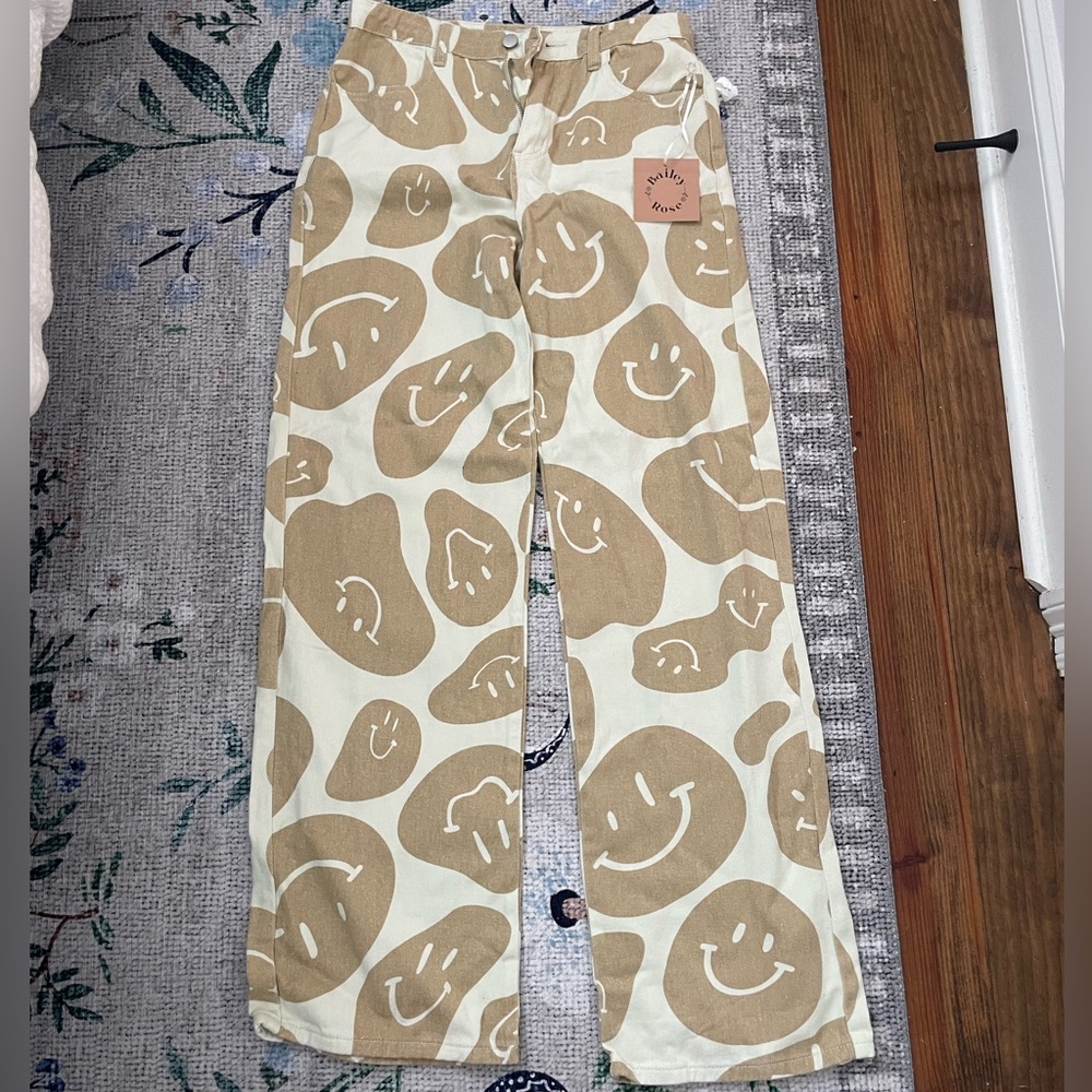 Spunky Smiley pants!